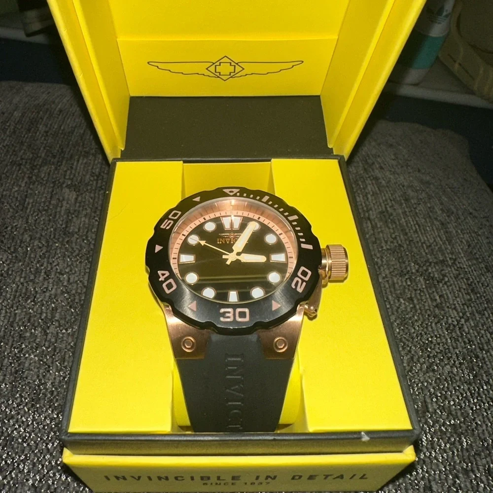 Invicta Men's Pro Diver Rose Case Black Silicone - 16136